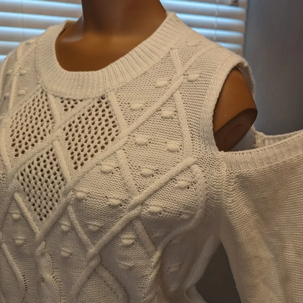 CLEARANCE SALE!! Shein Sweater - Size XS 💜 - Picture 4 of 9